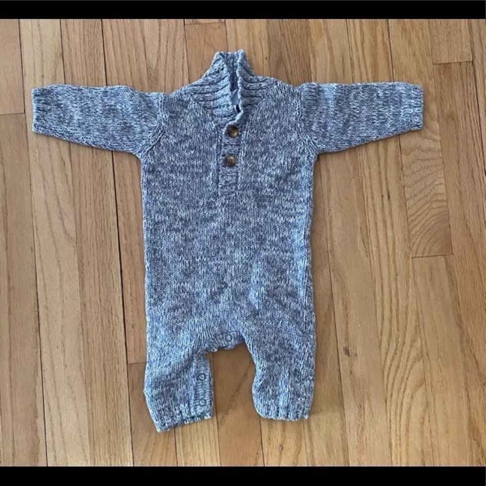 CARTERS BOYS ONESIE SWEATER SIZE 3MO